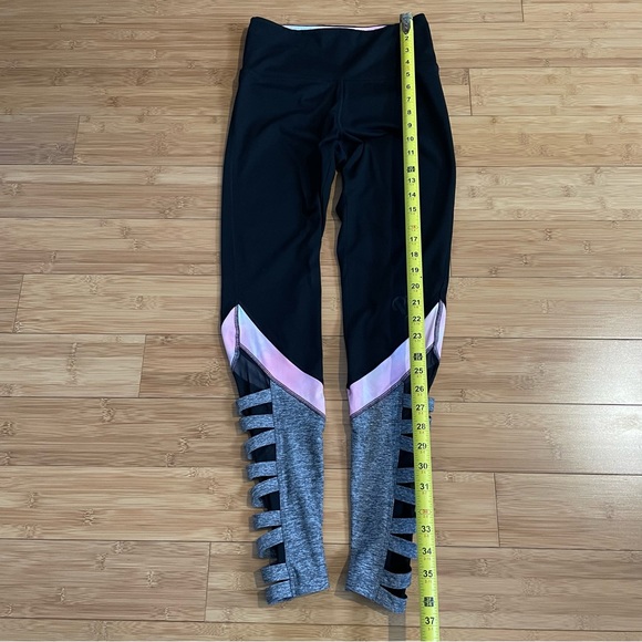 VS PINK Ultimate Yoga Leggings - Picture 9 of 15